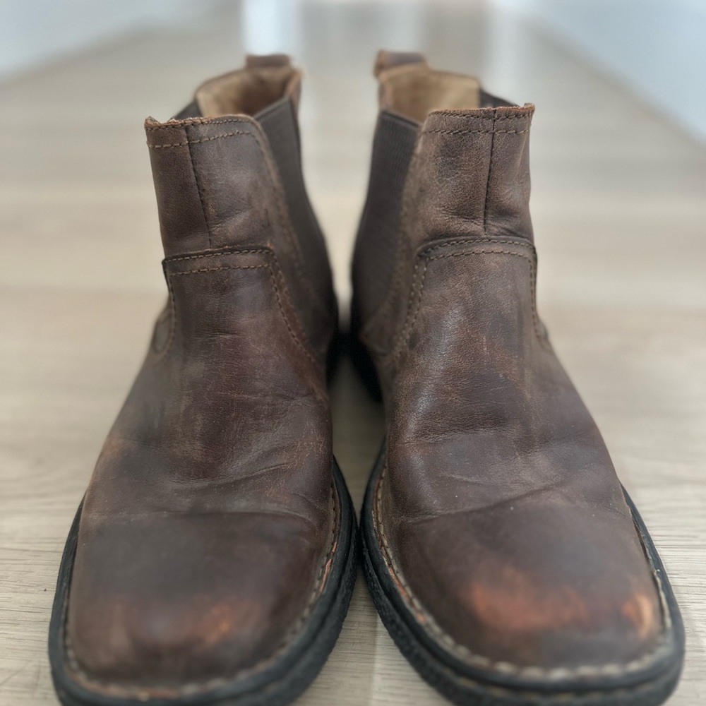 Born Men's Distressed Brown Leather Boots